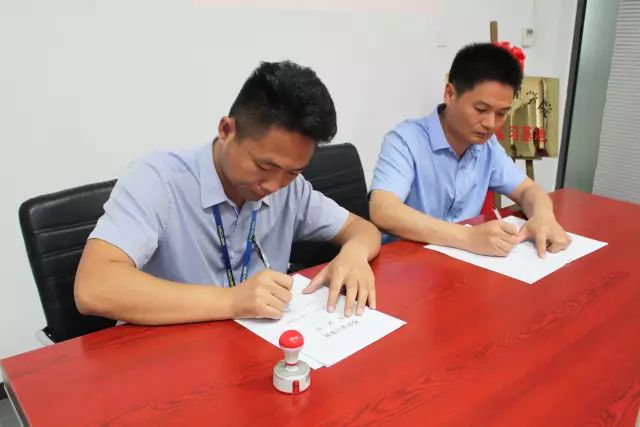 说明: https://mmbiz.qlogo.cn/mmbiz_jpg/FHHSeRpNic0qXsKicIljekp88KbmC104NG5tqP3ib1AFpxwZ2ILLfhLTykGwG6AKPq93qoNkCeHW4rVLxA2f7iaUrw/0?wx_fmt=jpeg